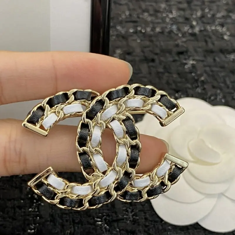 chanel brooches pour femme s_12050552